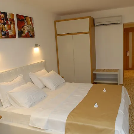 Готель Egge Чешме